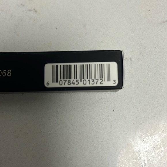 NARS Radiant Creamy Concealer (Unopened) - Picture 2 of 3